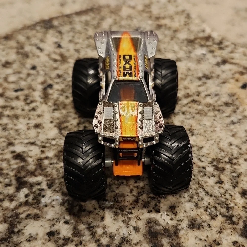 Spin Master Mad Max silver Die Cast Monster Truck 1:64 scale